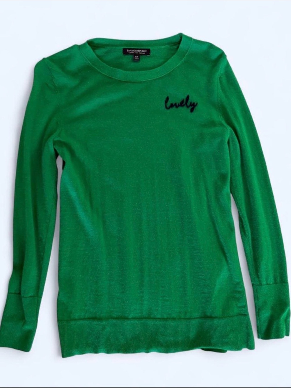 Banana Republic Emerald Green Crewneck Sweater with 'lovely' Embroidery